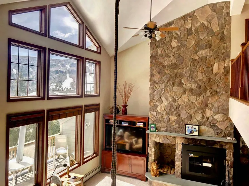 H8 Gorgeous Stone Hill Townhome in the heart of Bretton Woods Great views huge kitchen fireplace - Image 1