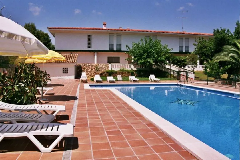 Appart'hôtel avec terrasse, barbecue et piscine - Image 1