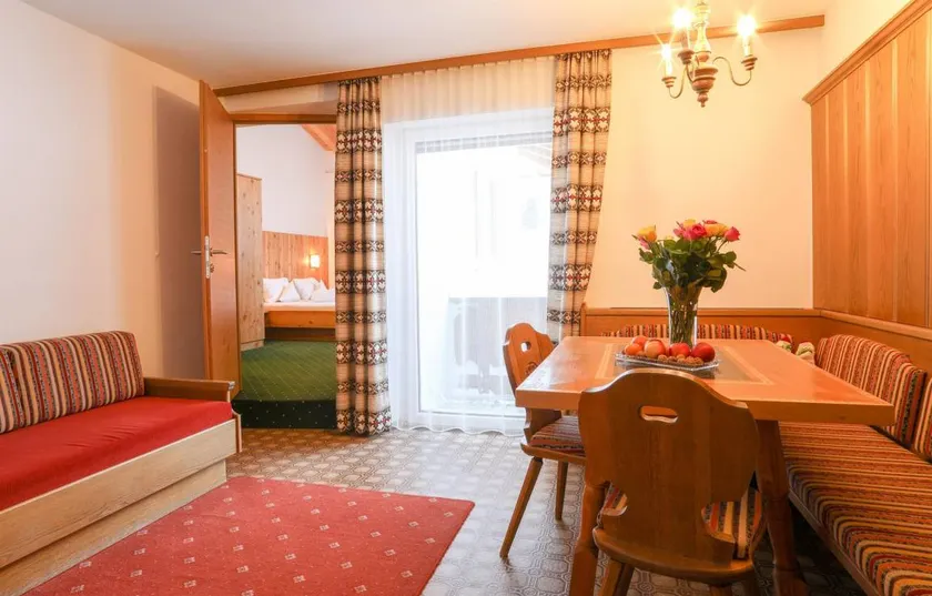 Apartment with sauna & terrace - Image 1