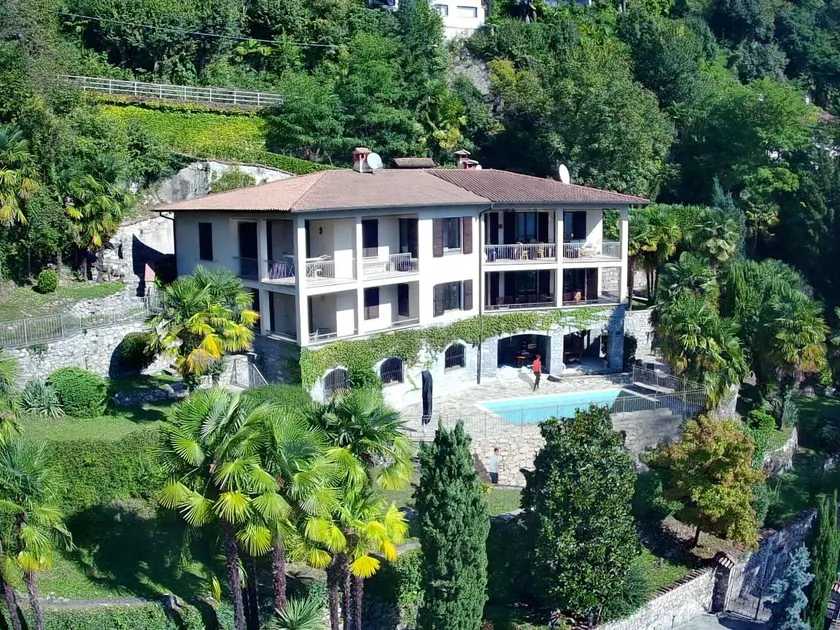 Casa adatta alle famiglie con terrazza, piscina privata e giardino | Vista sulla montagna | Sono ammessi animali domestici - Image 1