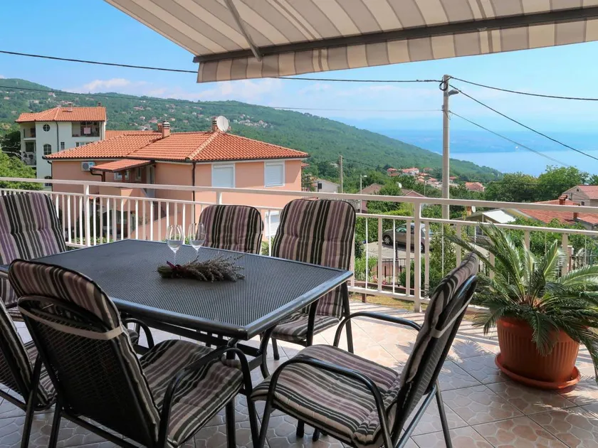 Holiday home with terrace, barbecue & garden | Sea view - Image 1