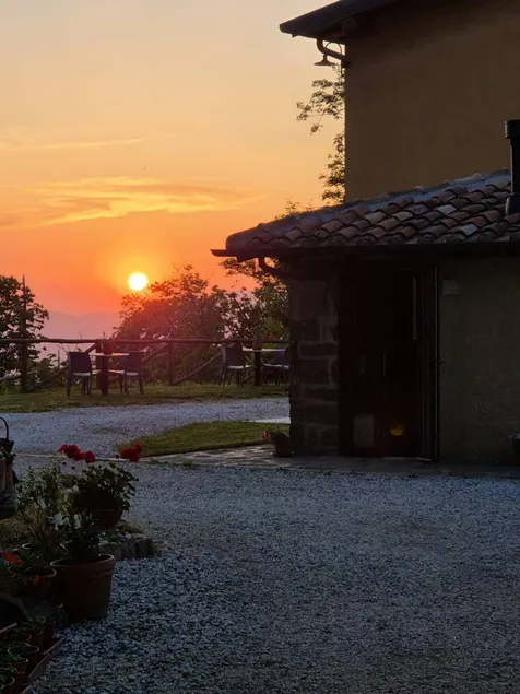 Ze' del Pino - agriturismo pet friendly, camere, ristorante e piscina: CAMERA STANDARD - CARLINA, COLAZIONE INCLUSA. - Image 1