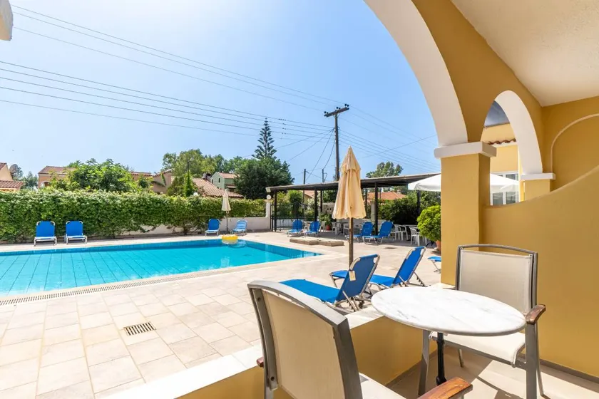 Flat with pool, garden & terrace | Garden view - Image 1