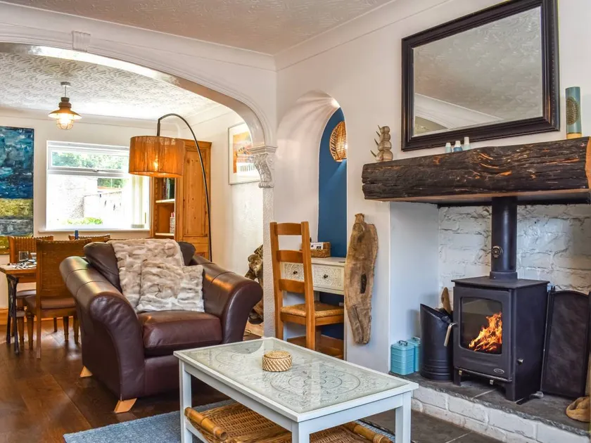 Cottage with garden | River view - Image 1
