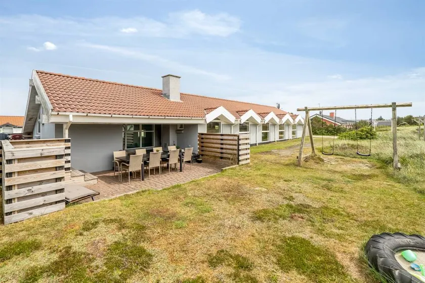 House with sauna, jacuzzi & private pool - Image 1