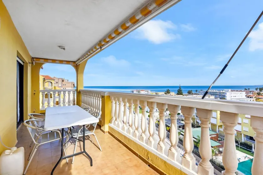 Flat with pool & terrace | Sea view - Image 1