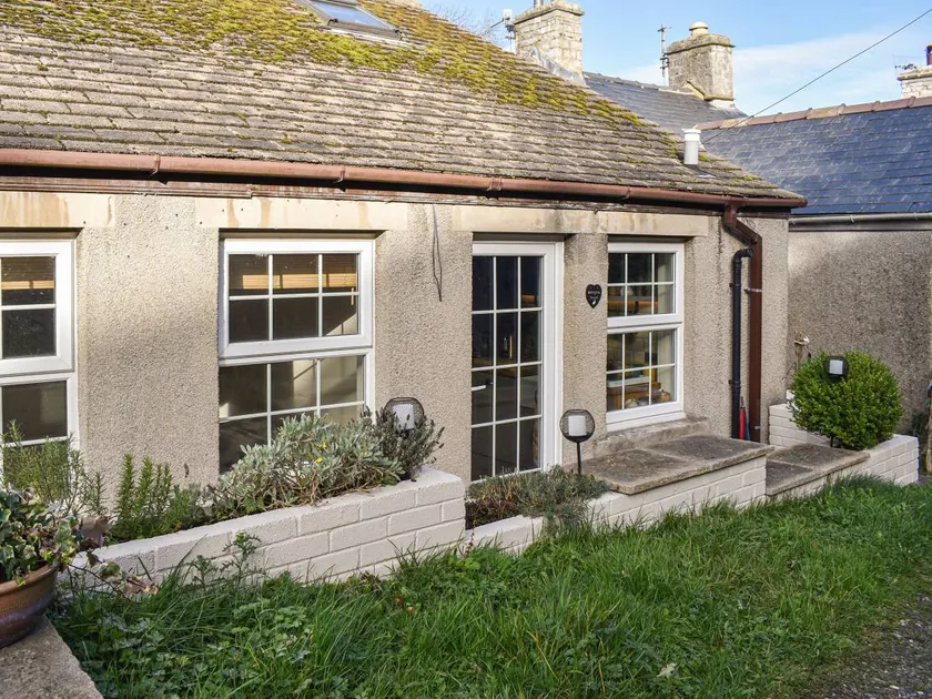 Family-friendly pleasant cottage with garden & terrace | Pets are welcome - Image 1