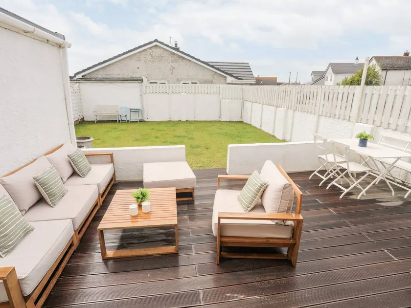Cottage with garden | Beach view - Image 1