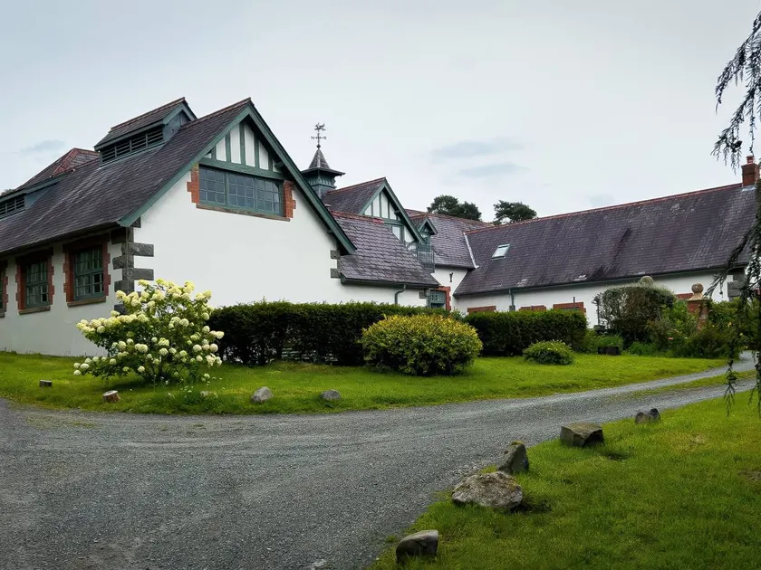 Cottage with BBQ, jacuzzi & garden | Pets are welcome - Image 1