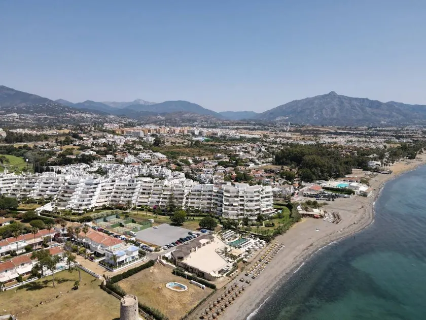 Holiday home with terrace - Image 1