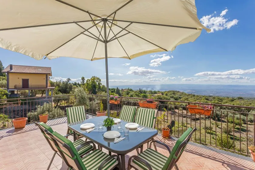 Lovely villa with terrace, barbecue & fast internet | Garden view | Good for workation | Pets are welcome - Image 1