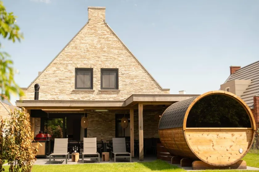 House with garden, barbecue & pool - Image 1