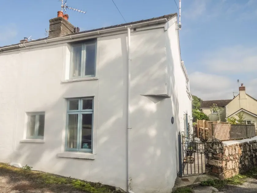 Family-friendly cottage with garden | Pets are welcome - Image 1