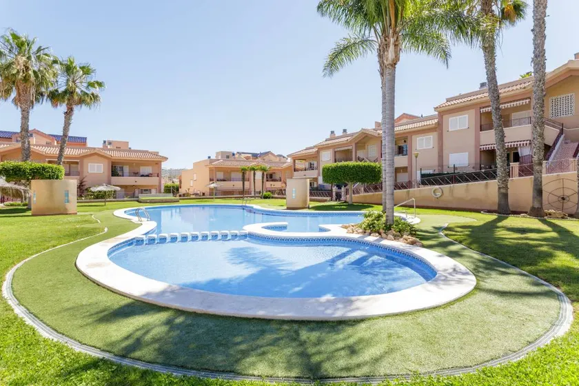 'Nomad House' Apartment with Shared Pool, Wi-Fi, and Air Conditioning - Image 1