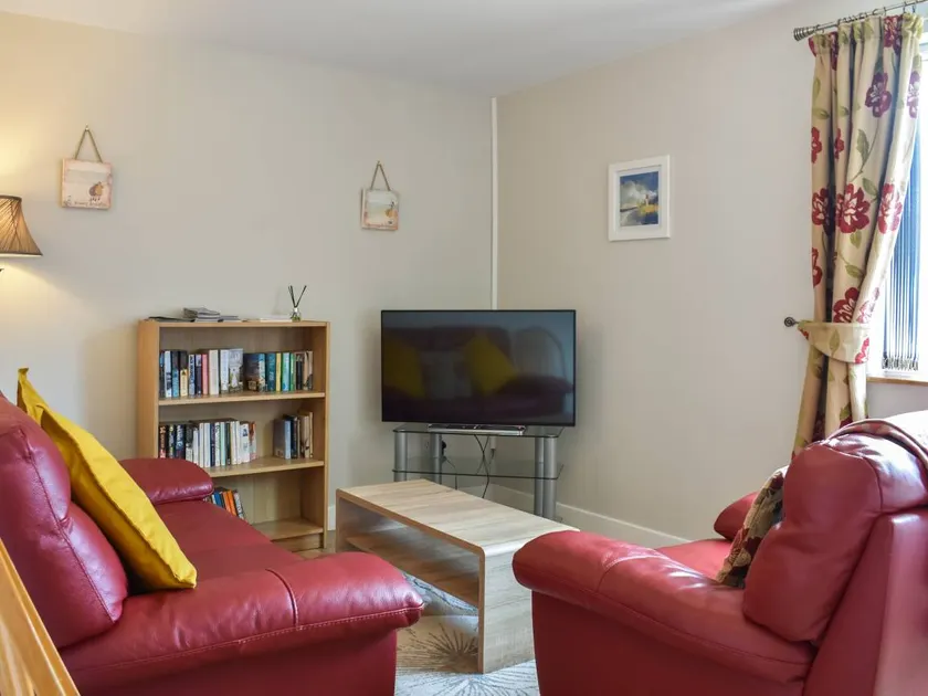Cottage with garden & barbeque - Image 1