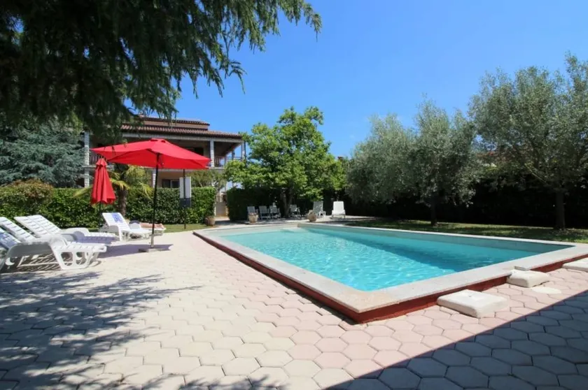 House with terrace, pool & BBQ - Image 1