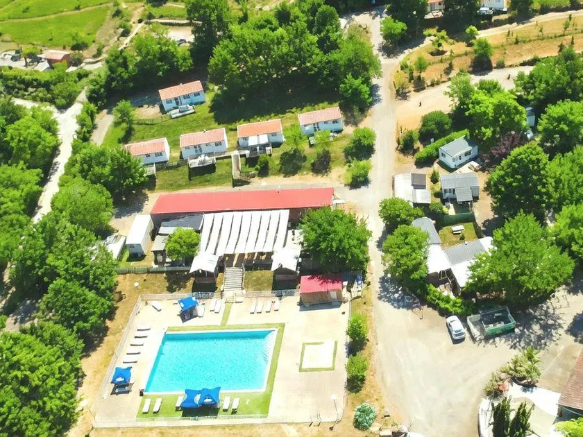 Mobile home with terrace & heated pool | Dogs allowed - Image 1
