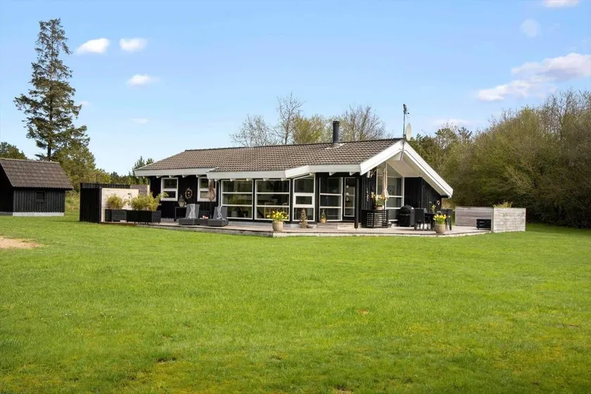 Lovely house with barbeque, terrace & sauna | Dogs allowed - Image 1