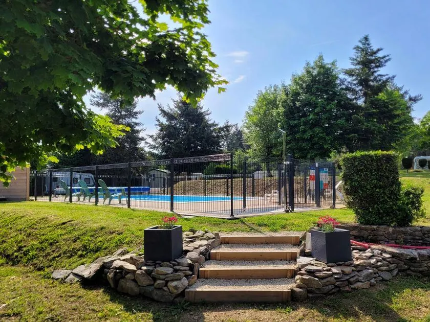 Mobilheim mit beheiztem Pool und Terrasse - Image 1