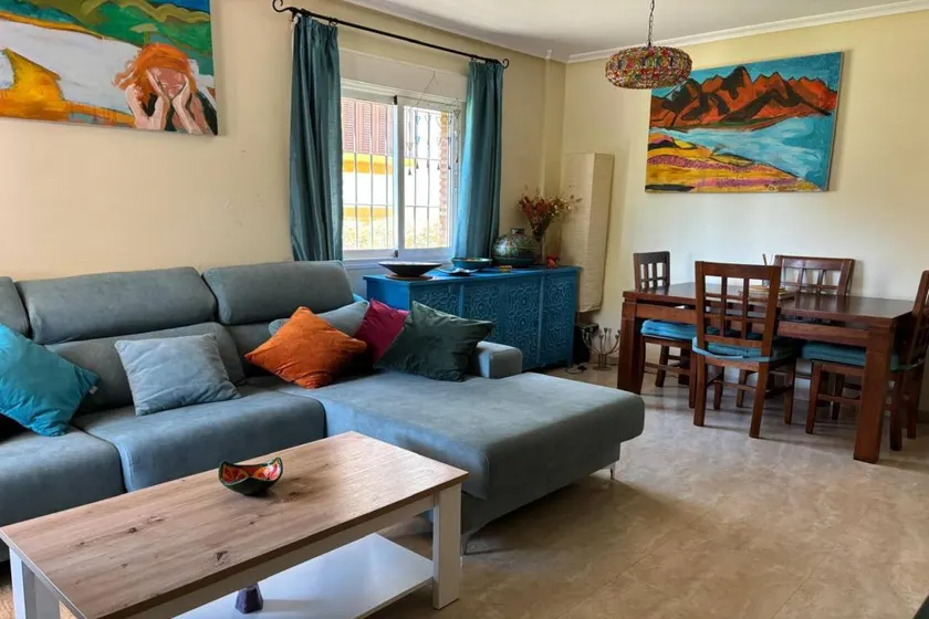 Holiday home with garden & terrace - Image 1