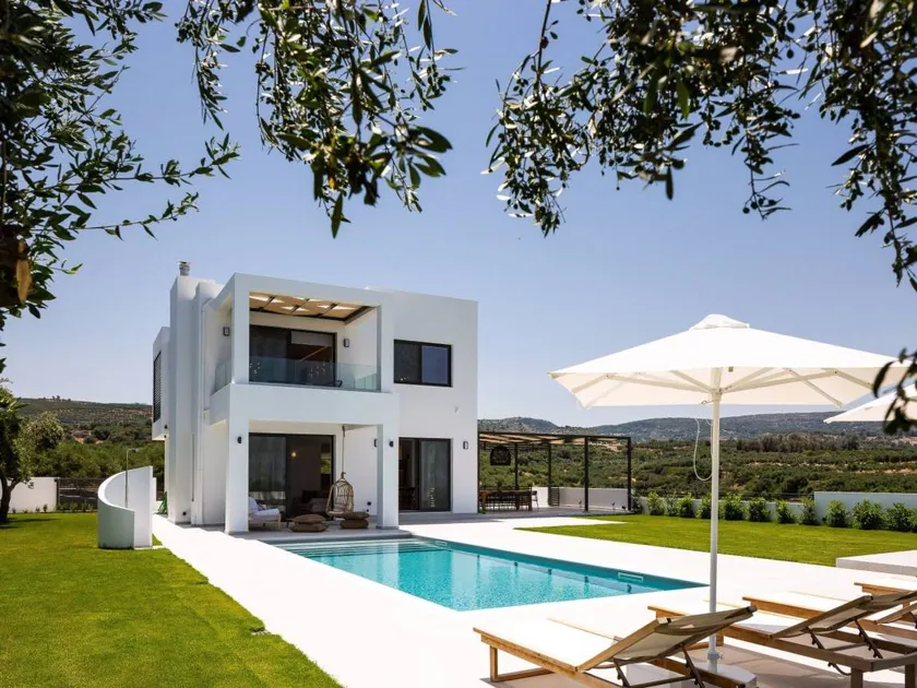 BRAND NEW ELEGANT VILLA WITH AMAZING VIEW - Image 1