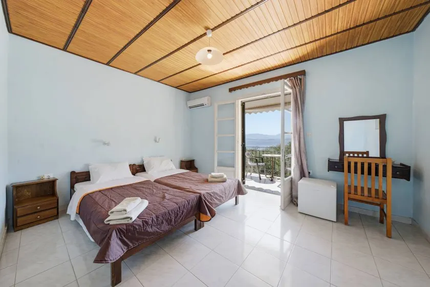 Studio Apartment 'Apraos Bay Hotel 14' with Sea View, Wi-Fi and Air Conditioning - Image 1
