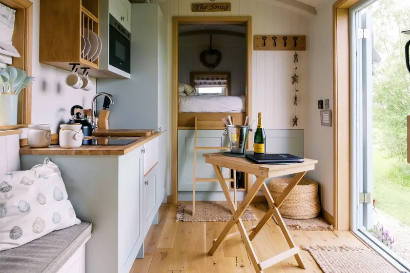 Shepherd's Hut- Hot Tub- Wellness Spa- Wood Burner - Image 1