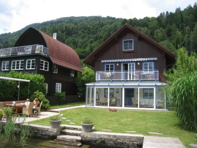 Holiday home with barbeque, terrace & garden - Image 1