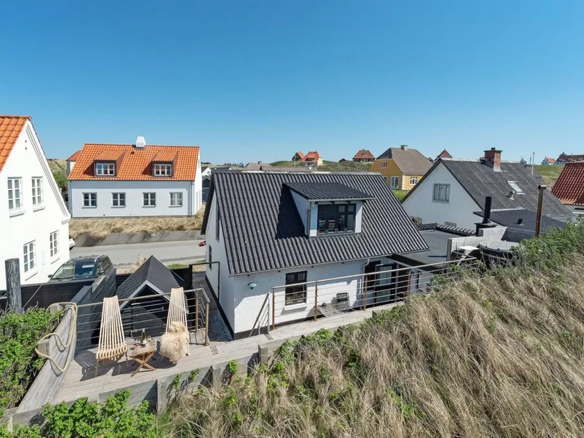 Holiday home with terrace & barbecue | Sea view - Image 1