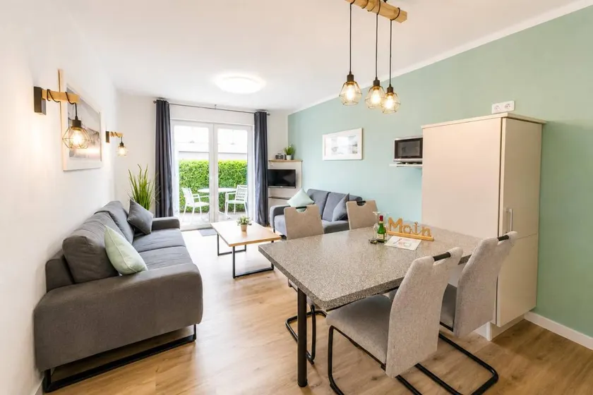 Holiday apartment with BBQ, garden & terrace - Image 1