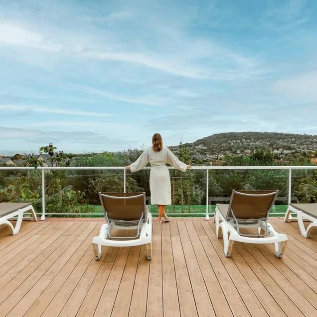 Holiday home with pool - Image 1