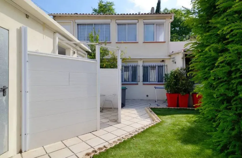Agréable studio avec terrasse et jardin | Vue jardin - Image 1