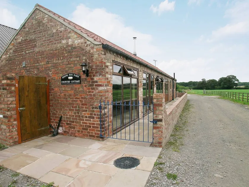 Rising Sun Holiday Cottage - Image 1