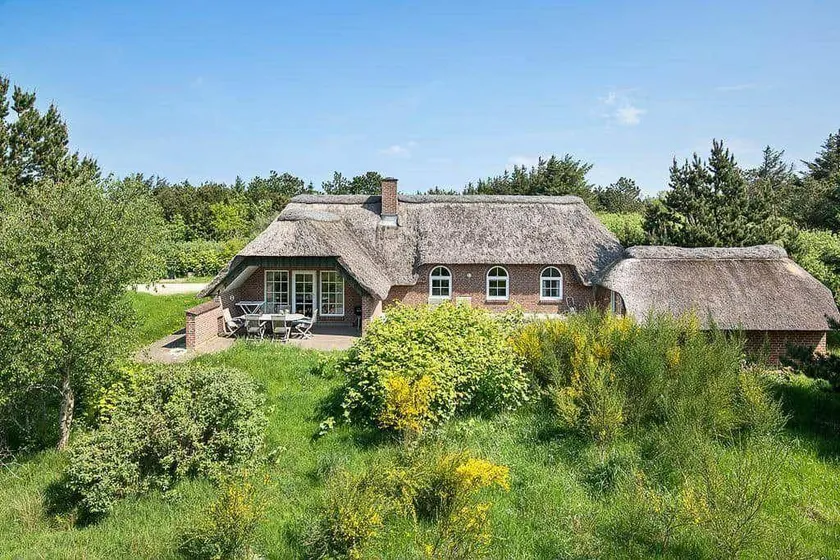 Holiday home with terrace, jacuzzi & sauna - Image 1