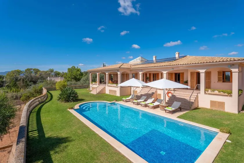 Villa with garden & barbecue - Image 1