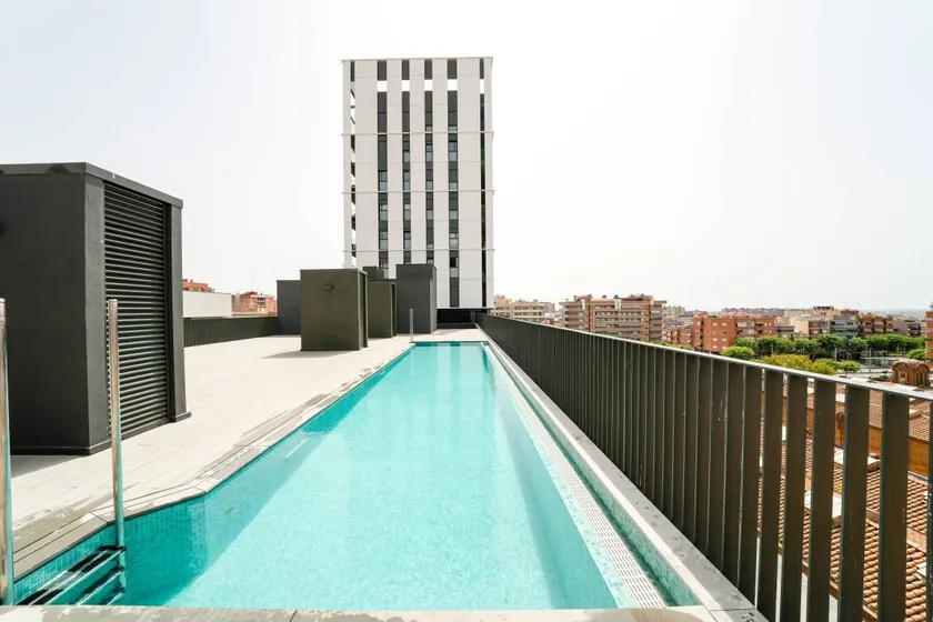 Apartment with terrace & pool | Mountain view - Image 1