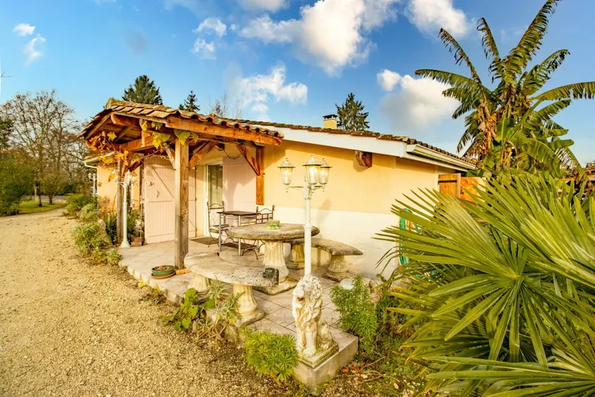 Holiday home with terrace, garden & barbecue | Garden view | Suitable for remote work - Image 1