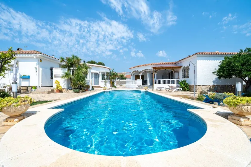 Casa con barbecue, piscina e giardino | Vista sul giardino | Ideale per lavorare da remoto - Image 1
