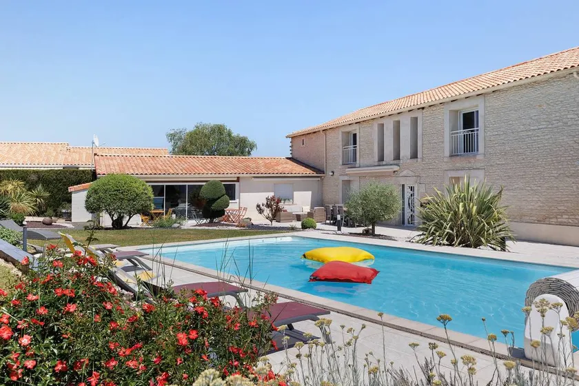 Fully equipped cottage with pool, barbecue & garden | Garden view - Image 1