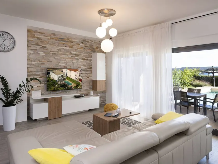 Voll ausgestattetes Ferienhaus mit Garten, Grill und privatem Pool | Haustiere erlaubt - Image 1