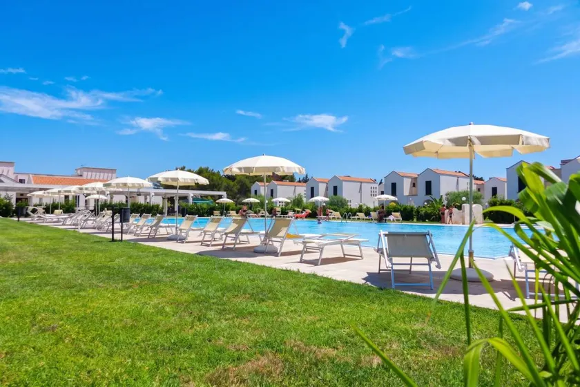Appartamento adatto alle famiglie con terrazza e piscina - Image 1
