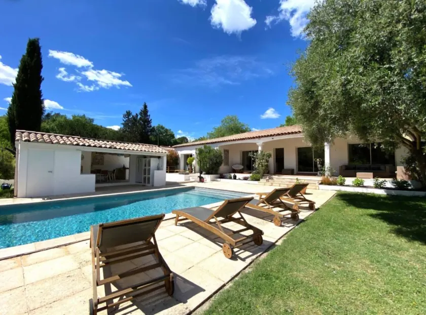 Bed & Breakfast «Pomme reinette» – Shared Pool, Wi-Fi & Air Conditioning - Image 1
