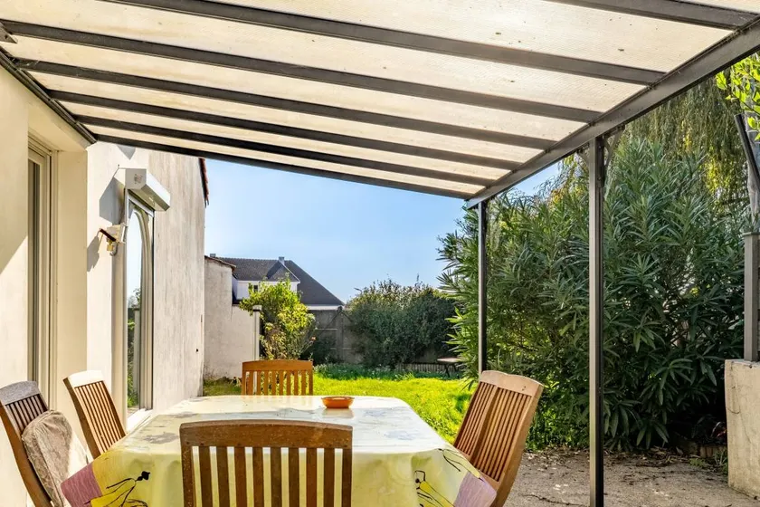 Cottage adatto alle famiglie con terrazza, griglia e giardino | Vista sul giardino | Ammette animali domestici - Image 1