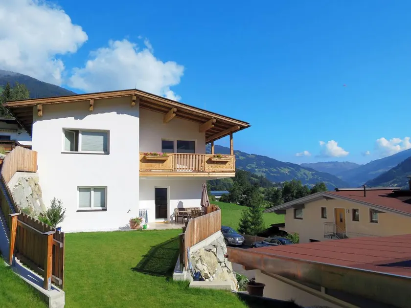 Fully equipped holiday apartment with garden | Close to the ski - Image 1