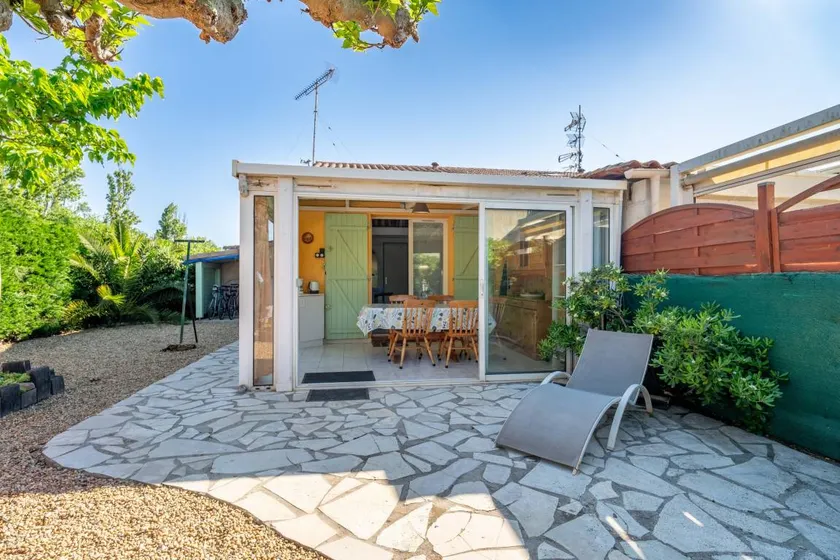 Charmante maison de vacances conviviale et familiale avec terrasse, jardin et barbecue | À côté de la plage - Image 1