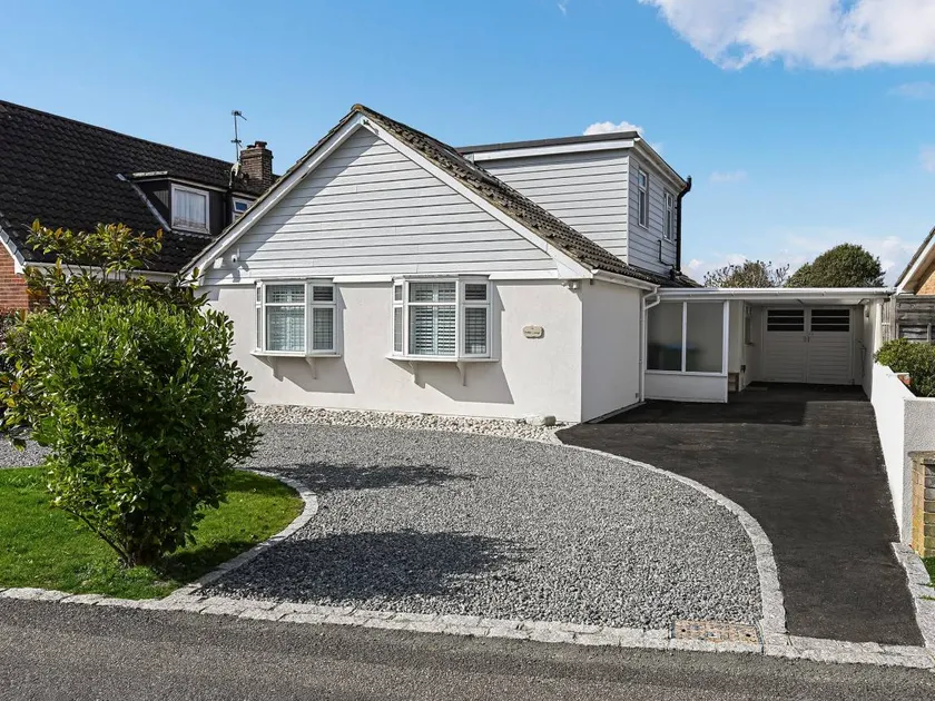 Cottage with garden - Image 1
