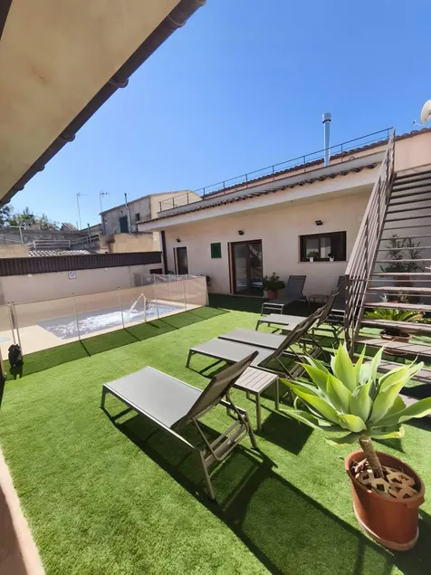 Ferienhaus mit Grill, privatem Pool und Garten - Image 1