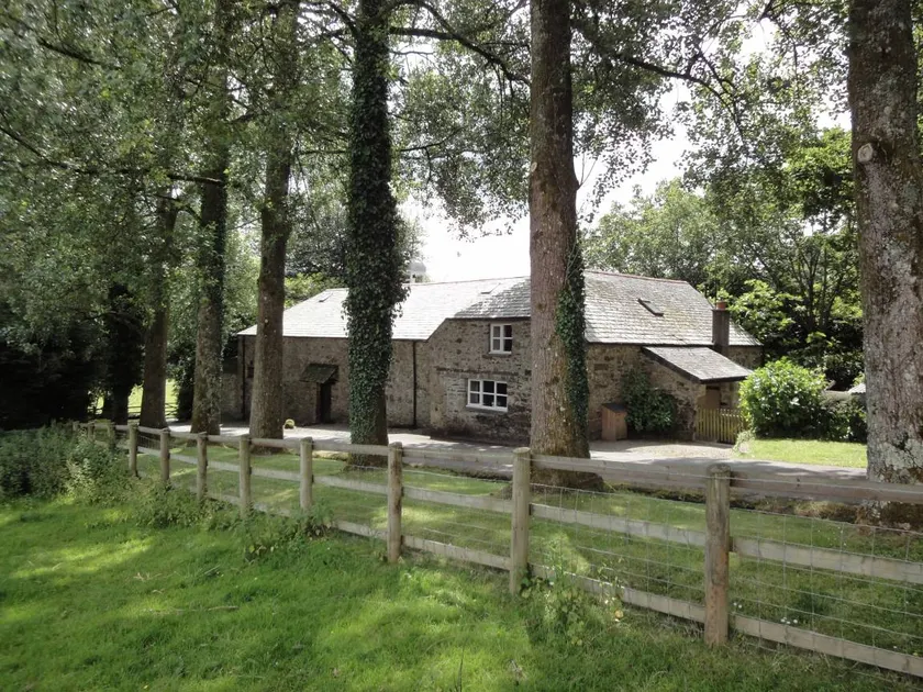 Cottage with barbeque & garden - Image 1
