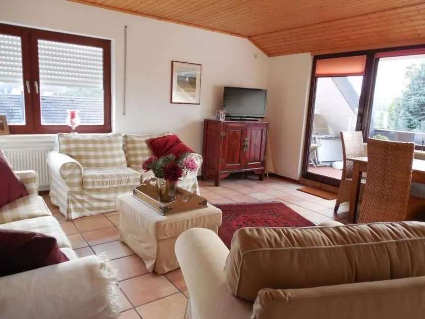 Holiday apartment with garden - Image 1
