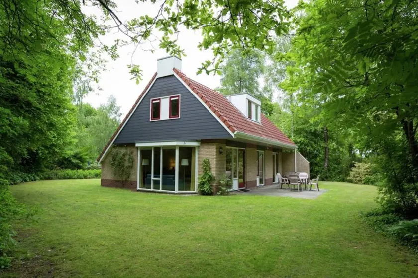 Maison avec jardin et terrasse - Image 1